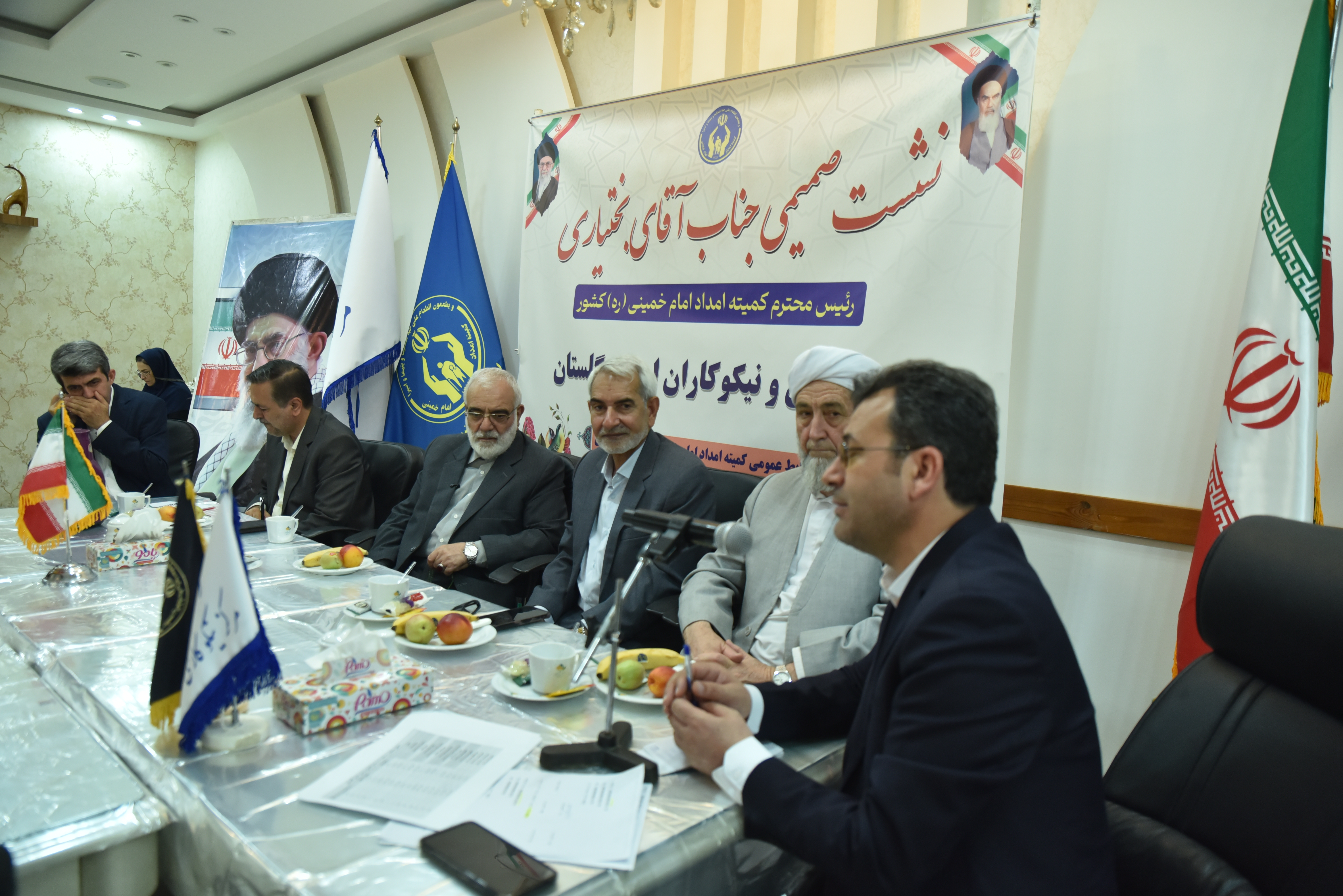 نشست هم اندیشی با جمعی از خیرین به روایت تصویر1404/06/12