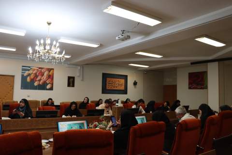 نشست خبری مدیرکل کمیته امداد استان اصفهان با اصحاب رسانه و مطبوعات  1404/06/17