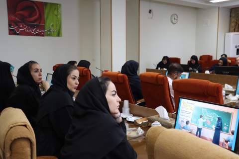 نشست خبری مدیرکل کمیته امداد استان اصفهان با اصحاب رسانه و مطبوعات  1404/06/17